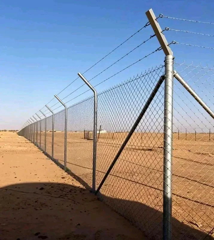 شبوك أمنية للمستودعات والمنشآت